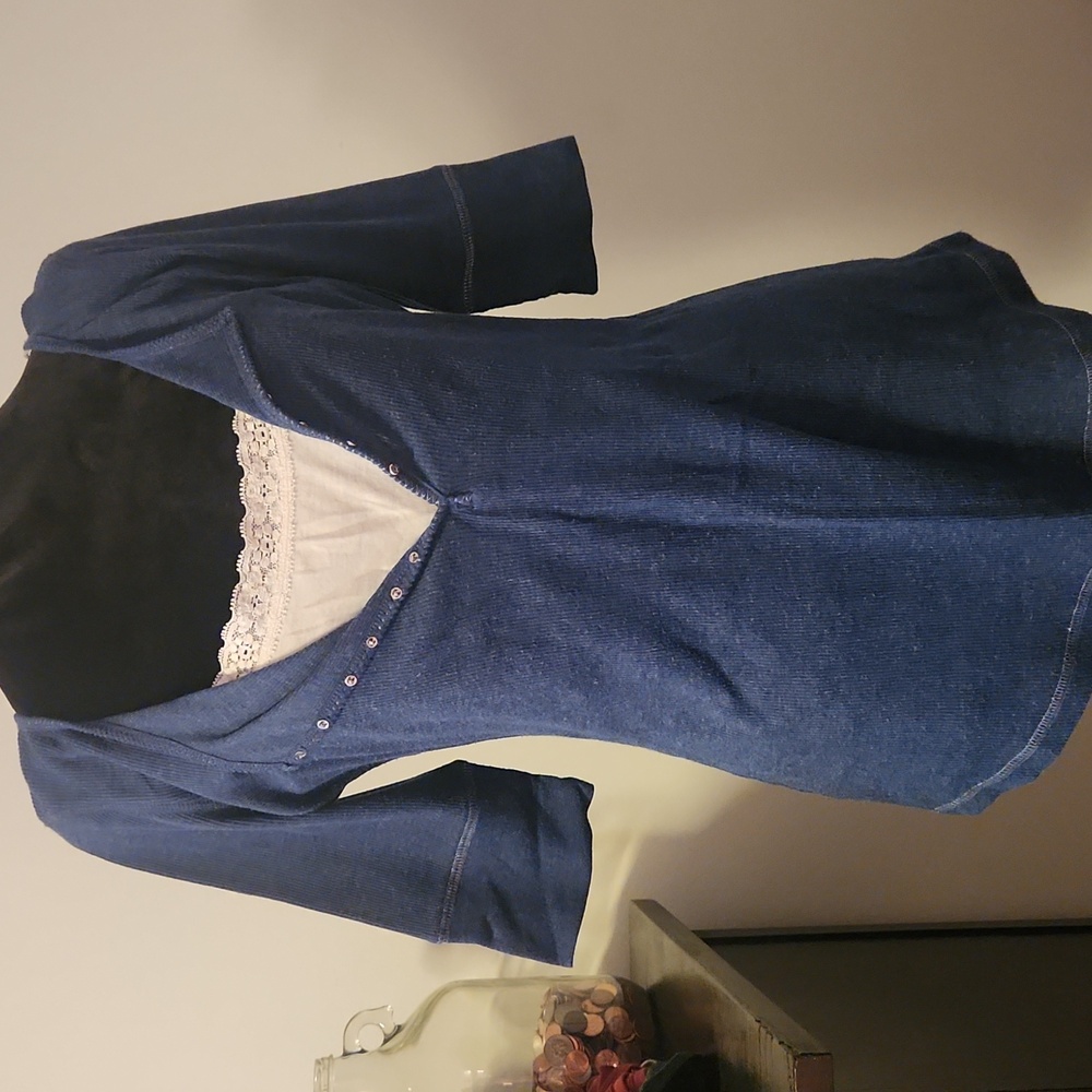 🧚🏾♂️super cute y2k shirt!! 🧚♂️